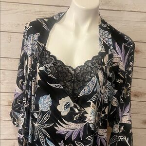 Elegant Floral Print Women's Nightgown & Robe Set